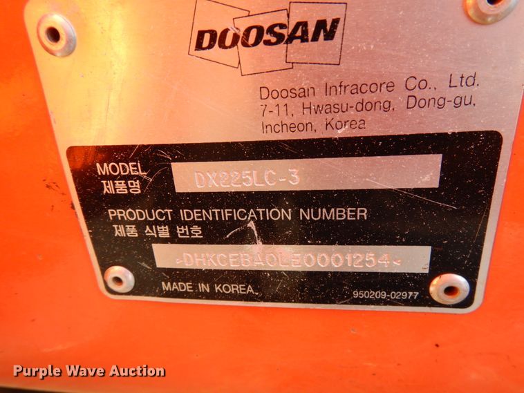 image for item HD9176 2014 Doosan DX225LC-3 excavator