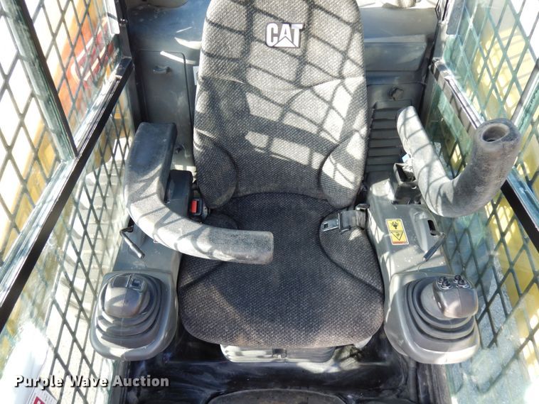 image for item HD9180 2015 Caterpillar 262D  skid steer loader