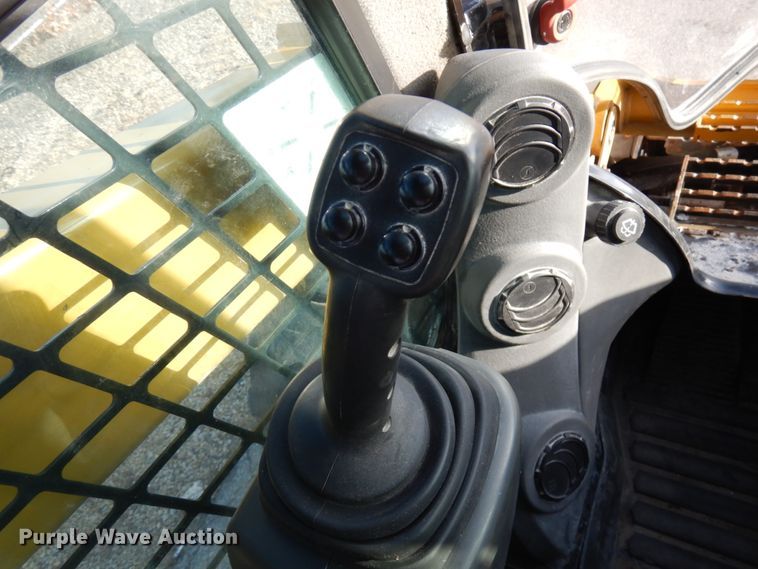 image for item HD9180 2015 Caterpillar 262D  skid steer loader