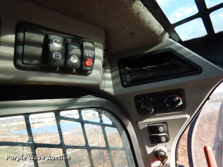 image for item HD9180 2015 Caterpillar 262D  skid steer loader