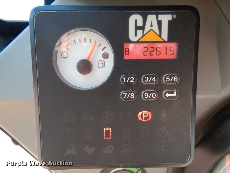 image for item HD9180 2015 Caterpillar 262D  skid steer loader