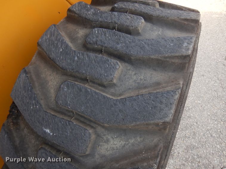 image for item HD9180 2015 Caterpillar 262D  skid steer loader