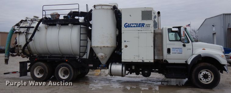 image for item HD9224 2007 International 7600  vacuum truck