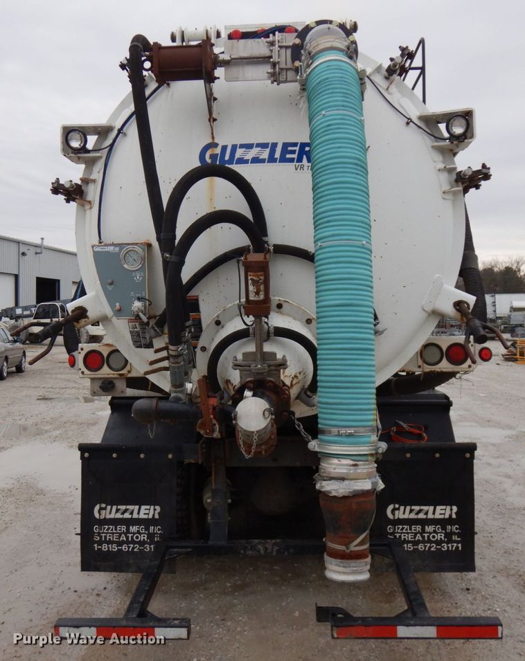 image for item HD9224 2007 International 7600  vacuum truck