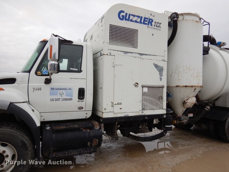 image for item HD9224 2007 International 7600  vacuum truck