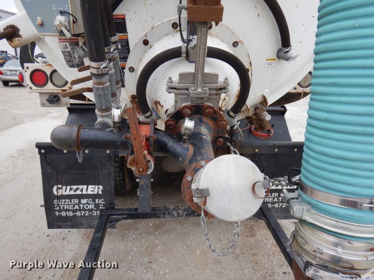 image for item HD9224 2007 International 7600  vacuum truck