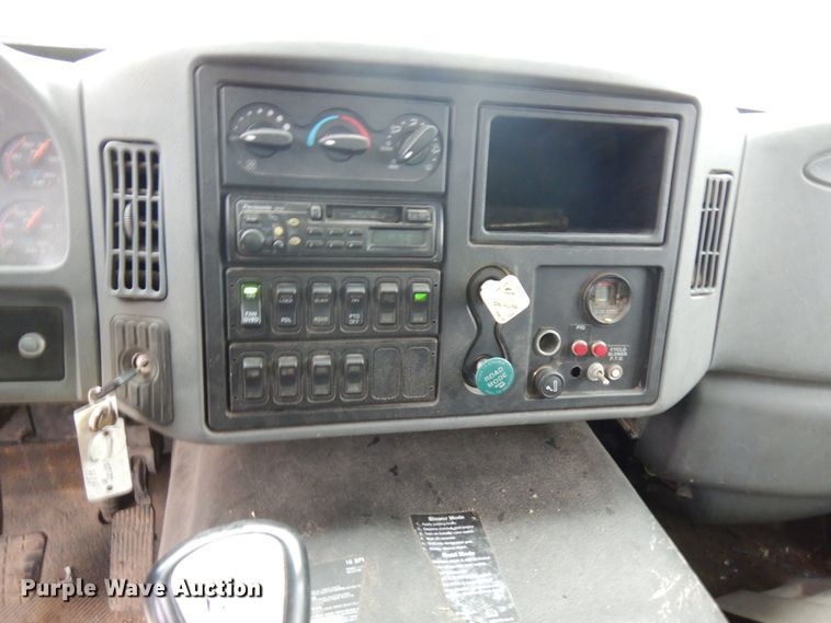 image for item HD9224 2007 International 7600  vacuum truck