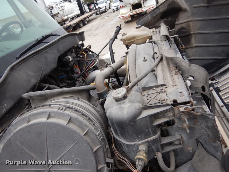 image for item HD9224 2007 International 7600  vacuum truck