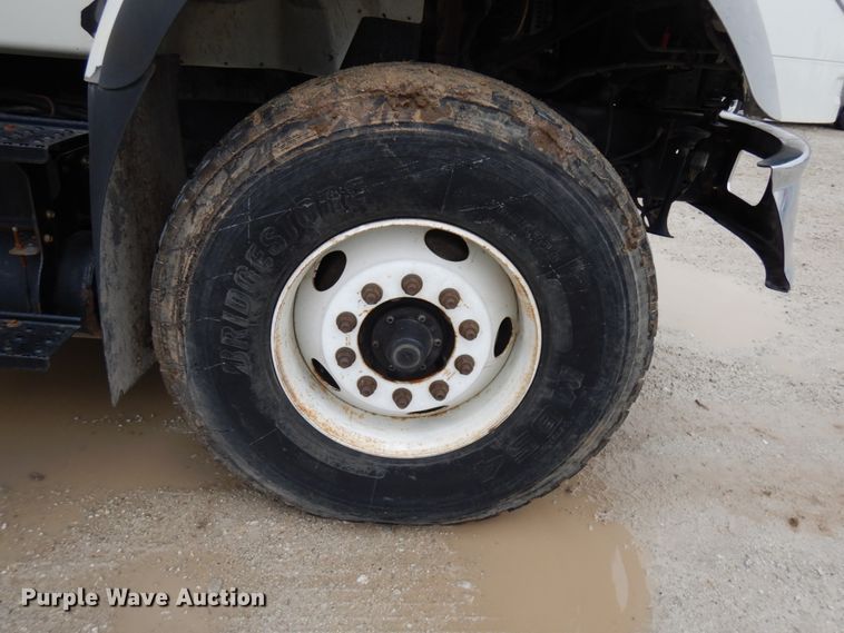 image for item HD9224 2007 International 7600  vacuum truck