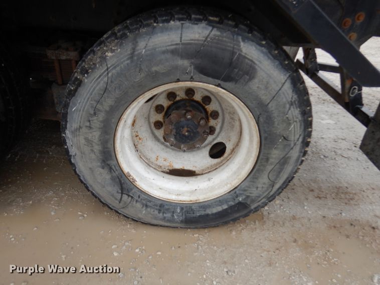 image for item HD9224 2007 International 7600  vacuum truck