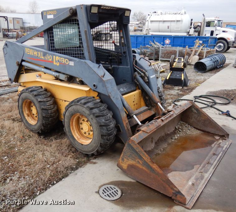 image for item HD9231 2001 New Holland LS180  skid steer loader