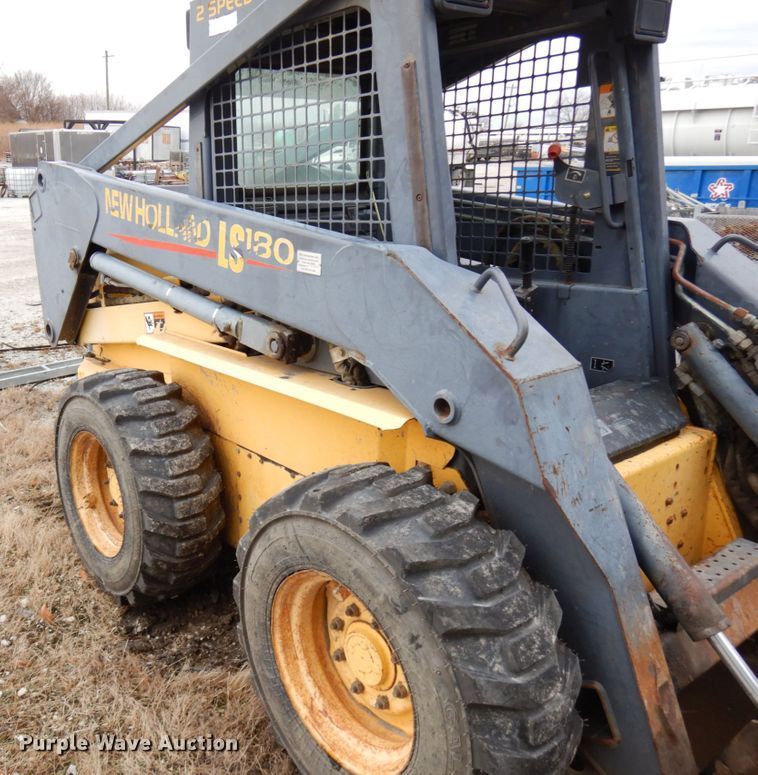 image for item HD9231 2001 New Holland LS180  skid steer loader