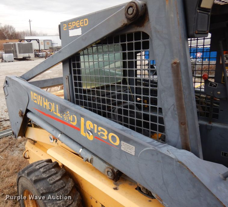 image for item HD9231 2001 New Holland LS180  skid steer loader