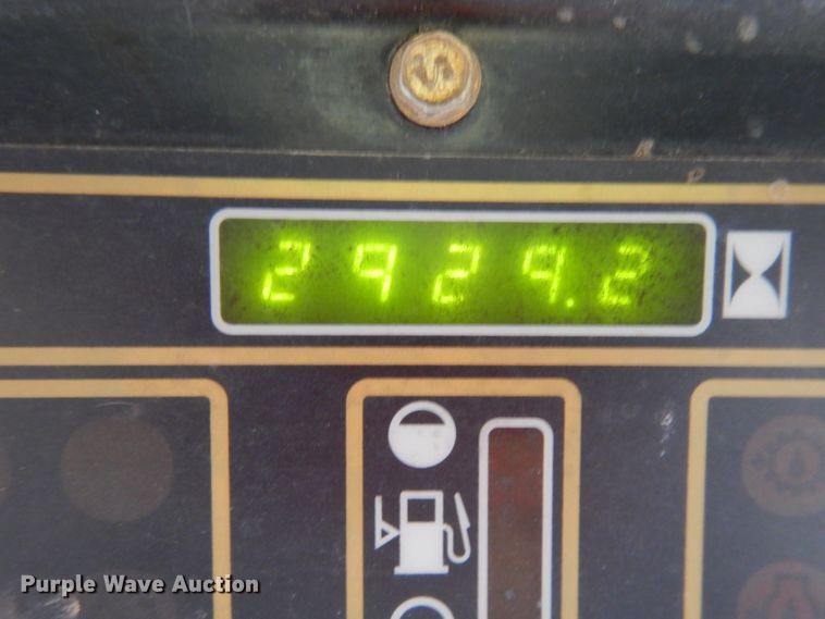 image for item HD9231 2001 New Holland LS180  skid steer loader