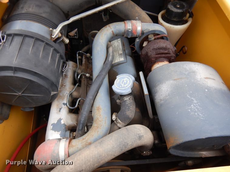 image for item HD9231 2001 New Holland LS180  skid steer loader