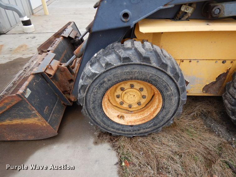 image for item HD9231 2001 New Holland LS180  skid steer loader