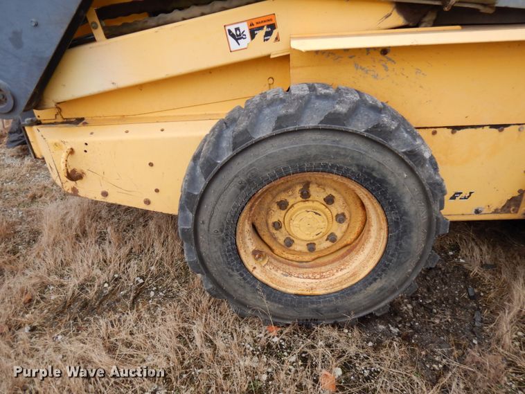 image for item HD9231 2001 New Holland LS180  skid steer loader