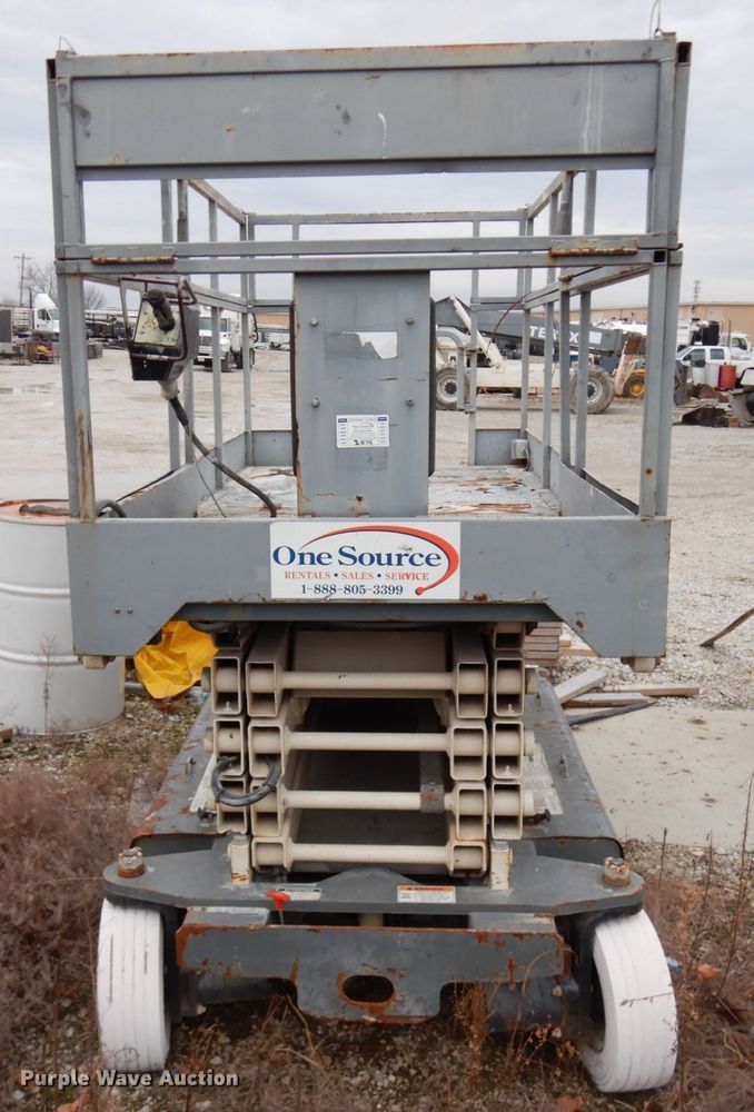 image for item HD9236 Terex TSM26  scissor lift