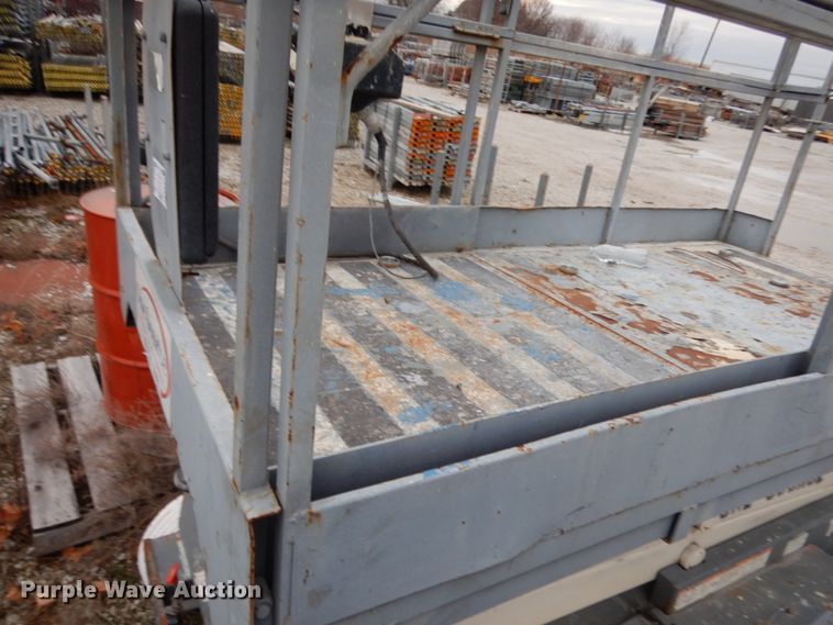 image for item HD9236 Terex TSM26  scissor lift