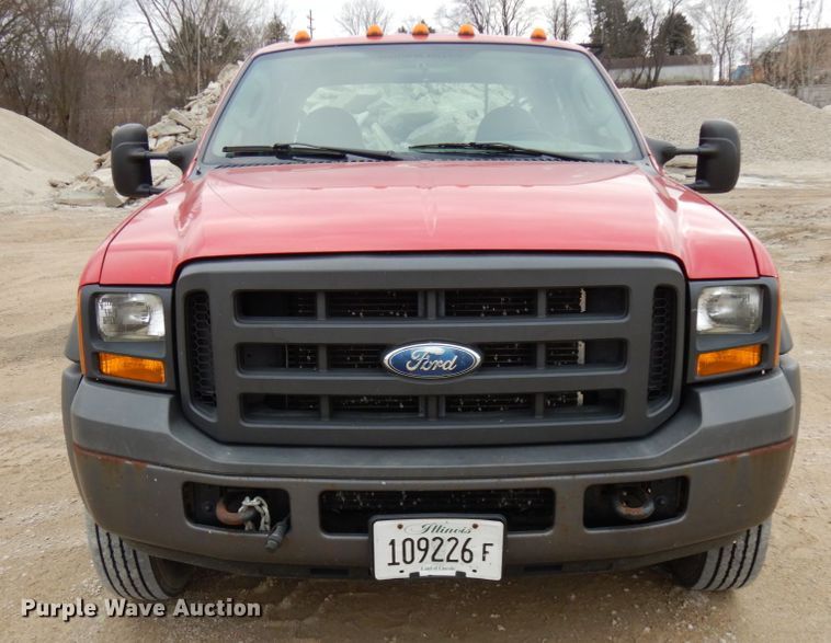 image for item HD9237 2005 Ford F450 Super Duty  Crew Cab utility truck