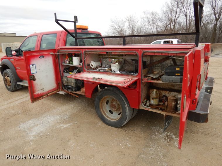 image for item HD9237 2005 Ford F450 Super Duty  Crew Cab utility truck