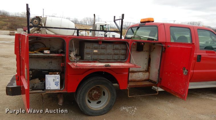 image for item HD9237 2005 Ford F450 Super Duty  Crew Cab utility truck