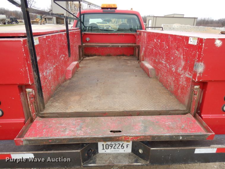 image for item HD9237 2005 Ford F450 Super Duty  Crew Cab utility truck
