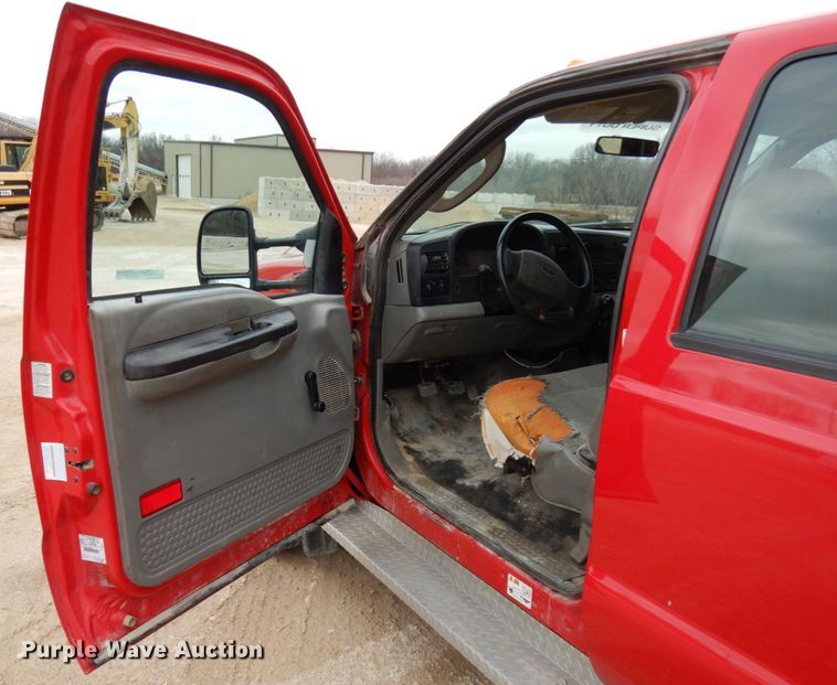 image for item HD9237 2005 Ford F450 Super Duty  Crew Cab utility truck