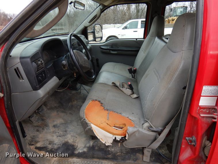 image for item HD9237 2005 Ford F450 Super Duty  Crew Cab utility truck