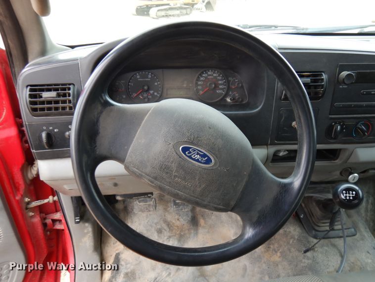 image for item HD9237 2005 Ford F450 Super Duty  Crew Cab utility truck