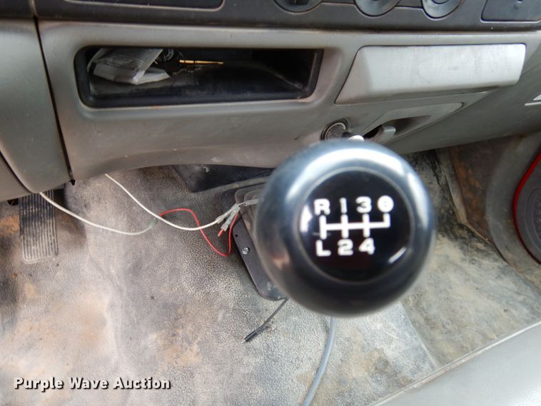 image for item HD9237 2005 Ford F450 Super Duty  Crew Cab utility truck