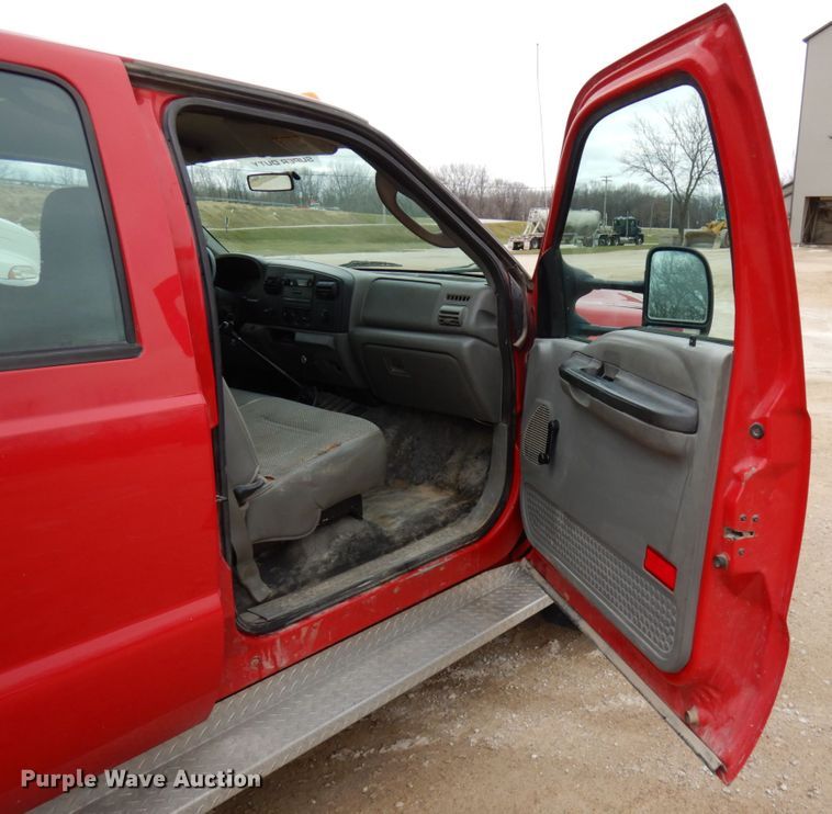 image for item HD9237 2005 Ford F450 Super Duty  Crew Cab utility truck