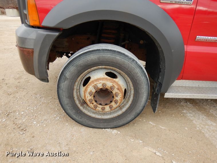 image for item HD9237 2005 Ford F450 Super Duty  Crew Cab utility truck