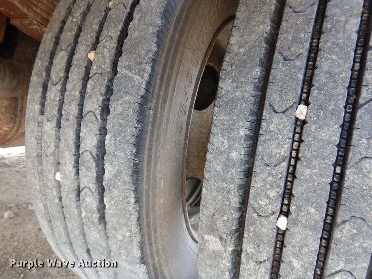 image for item HD9237 2005 Ford F450 Super Duty  Crew Cab utility truck