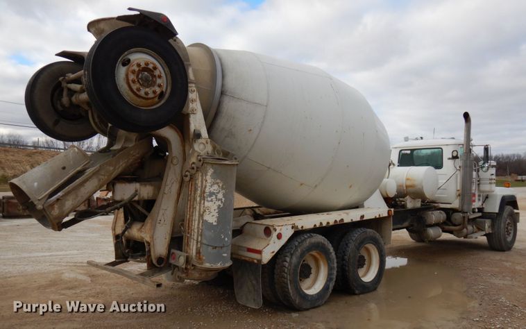 image for item HD9238 1999 Mack RD  ready mix truck