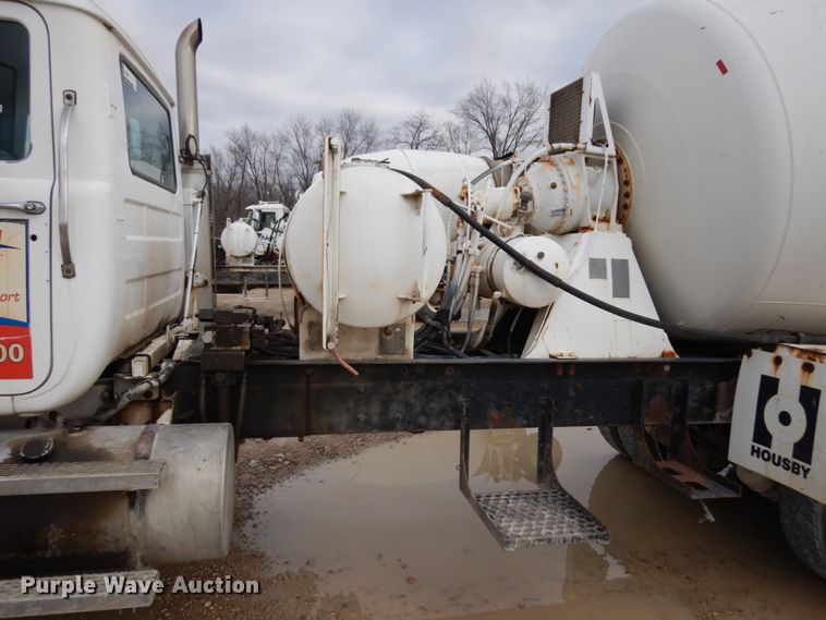 image for item HD9238 1999 Mack RD  ready mix truck
