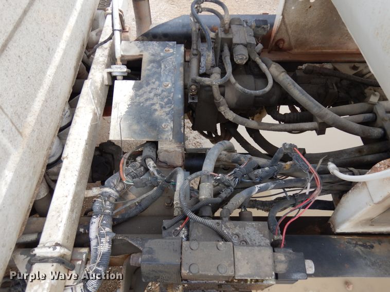 image for item HD9238 1999 Mack RD  ready mix truck