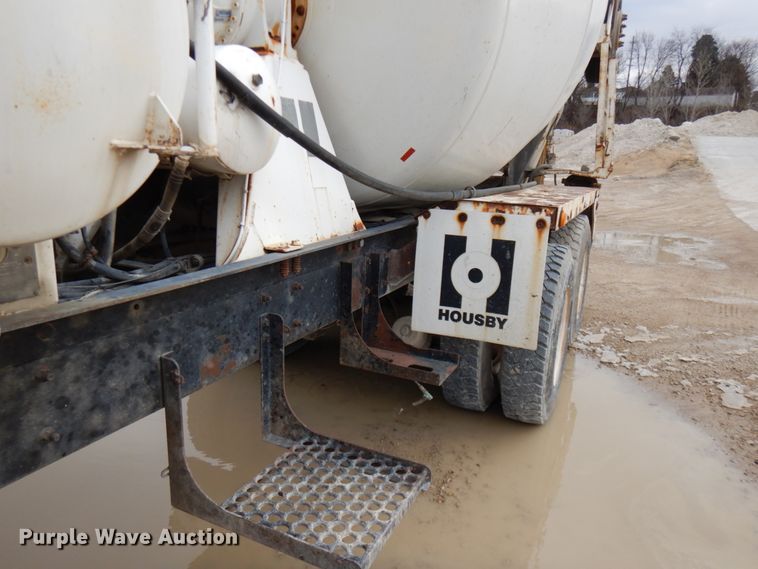 image for item HD9238 1999 Mack RD  ready mix truck