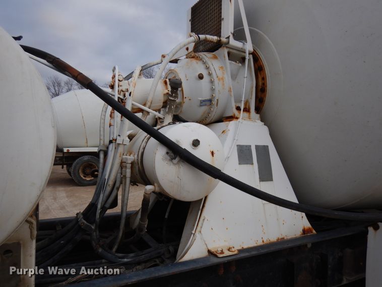 image for item HD9238 1999 Mack RD  ready mix truck