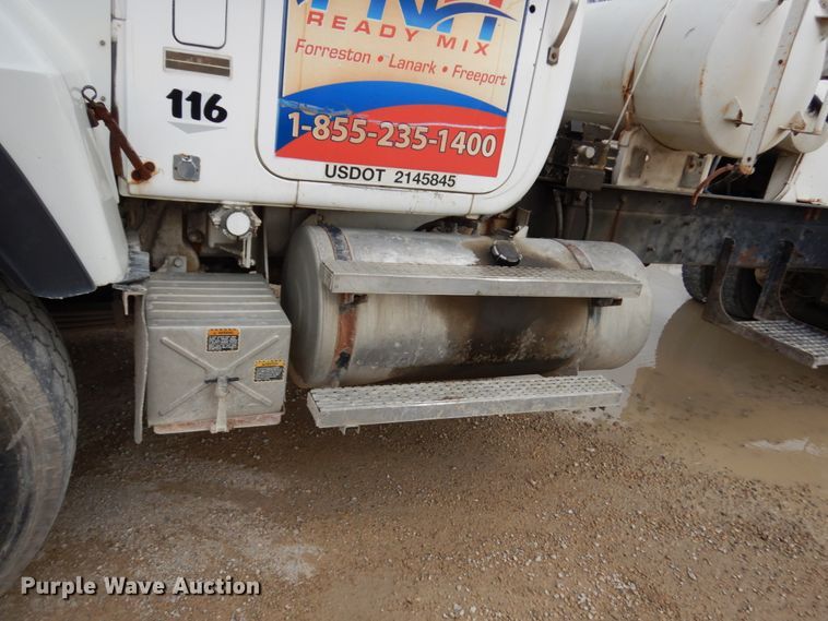 image for item HD9238 1999 Mack RD  ready mix truck