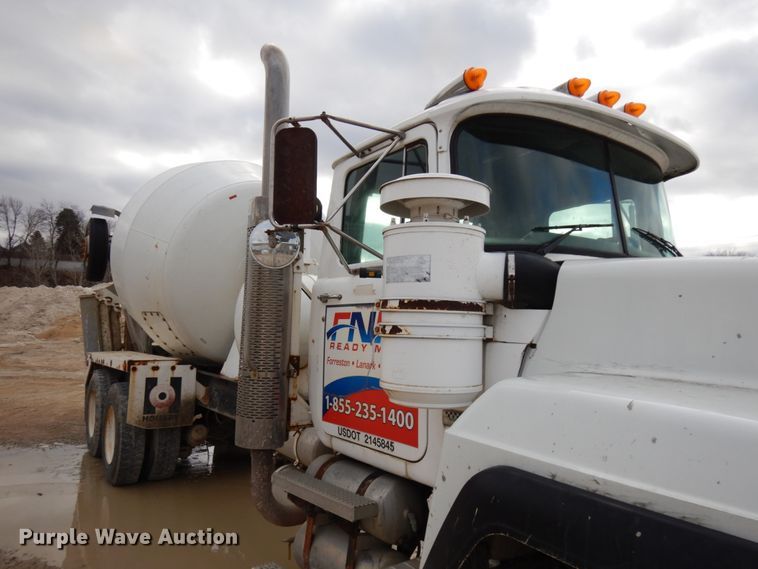 image for item HD9238 1999 Mack RD  ready mix truck