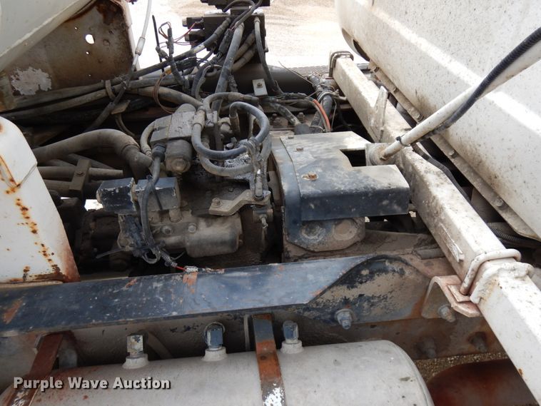 image for item HD9238 1999 Mack RD  ready mix truck