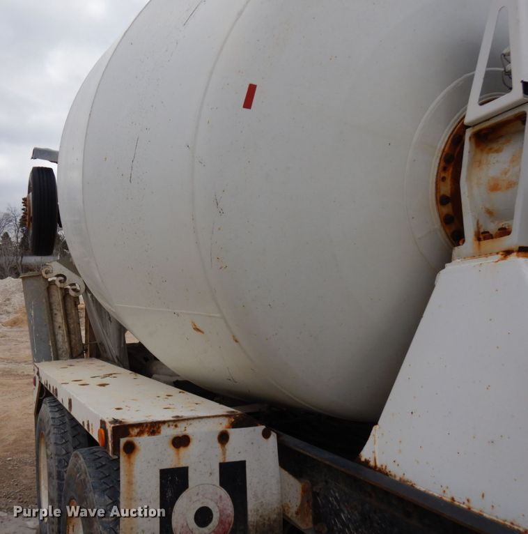 image for item HD9238 1999 Mack RD  ready mix truck