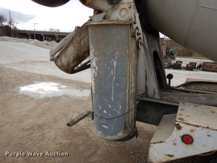 image for item HD9238 1999 Mack RD  ready mix truck