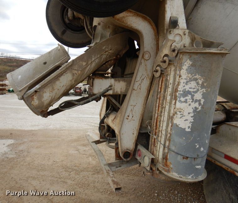 image for item HD9238 1999 Mack RD  ready mix truck