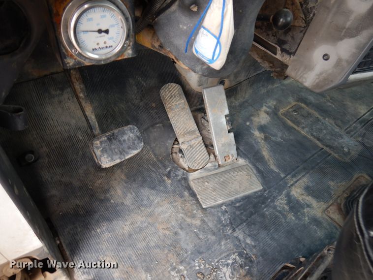 image for item HD9238 1999 Mack RD  ready mix truck