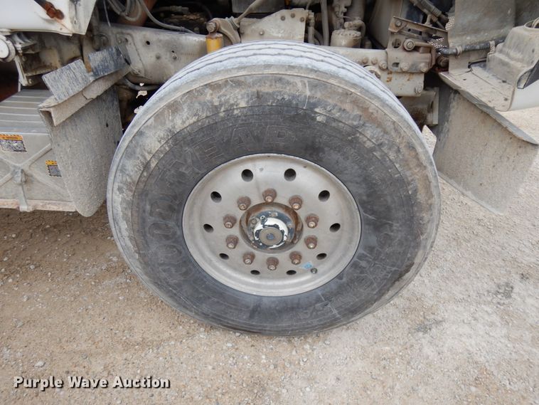 image for item HD9238 1999 Mack RD  ready mix truck