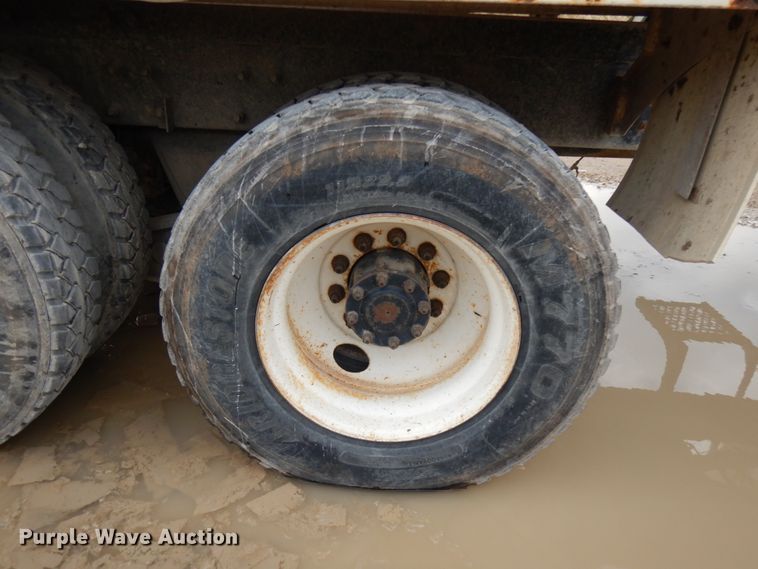 image for item HD9238 1999 Mack RD  ready mix truck