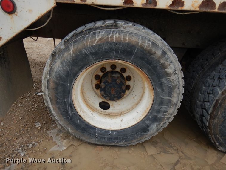 image for item HD9238 1999 Mack RD  ready mix truck