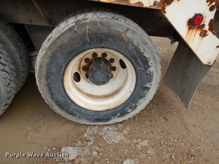 image for item HD9238 1999 Mack RD  ready mix truck